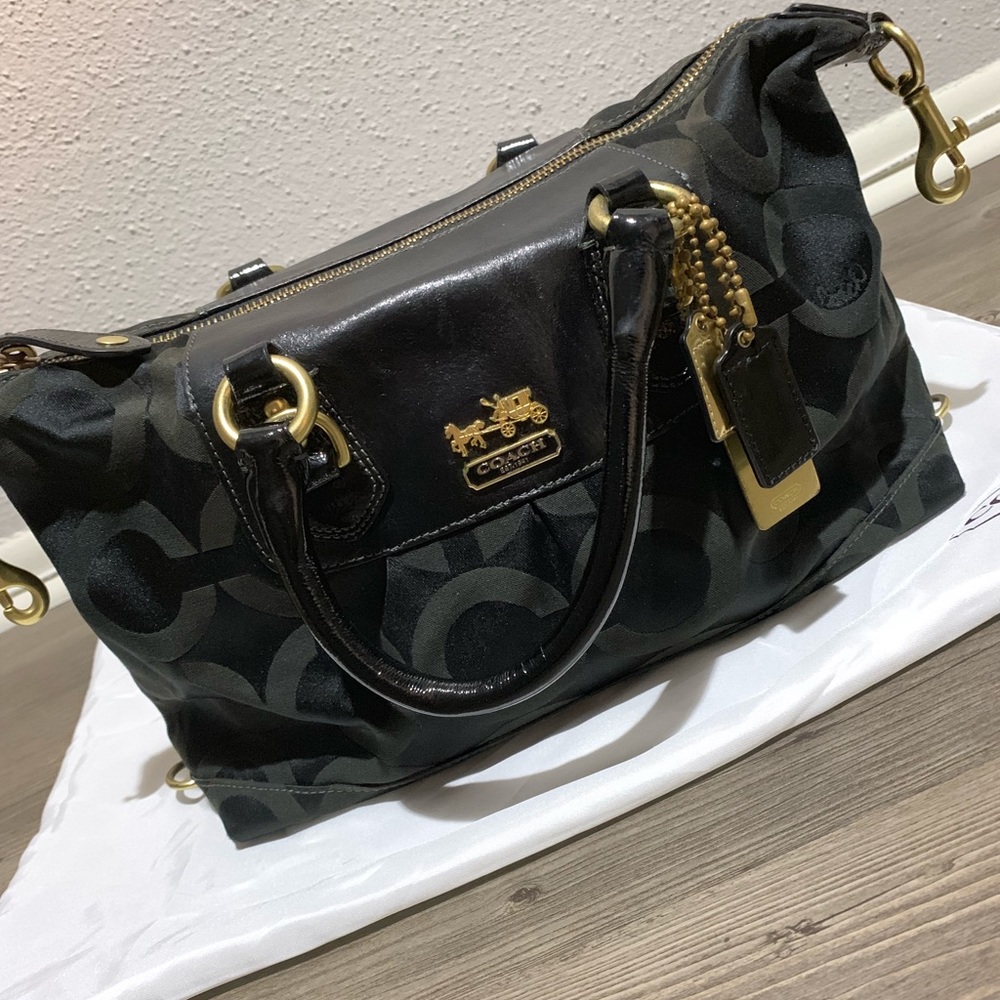 Black and Gold Coach Purse 👑